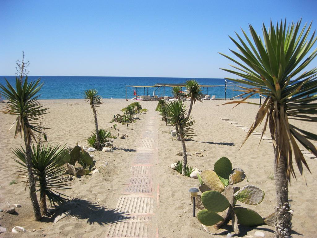 As Queen Beach Hotel Kızılot エクステリア 写真