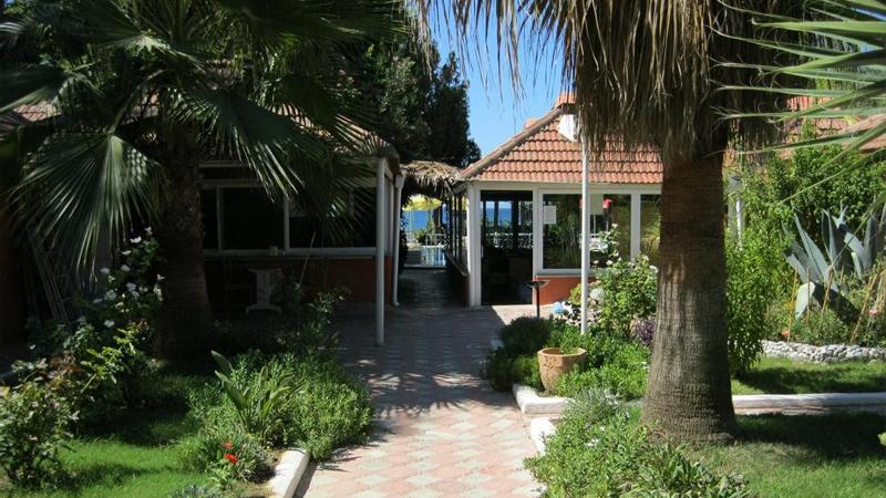 As Queen Beach Hotel Kızılot エクステリア 写真
